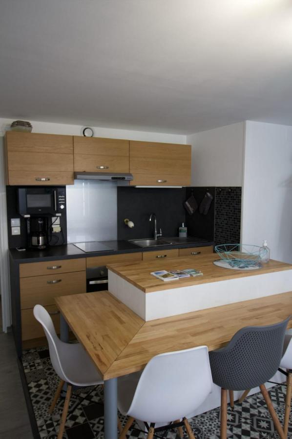 Cosy Apartment In The Center Of La Flotte Ngoại thất bức ảnh